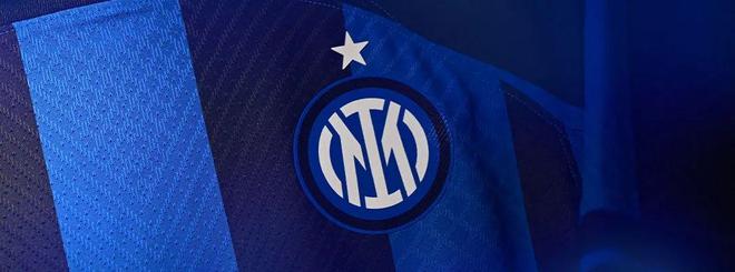 指的是用脚 指的是用脚