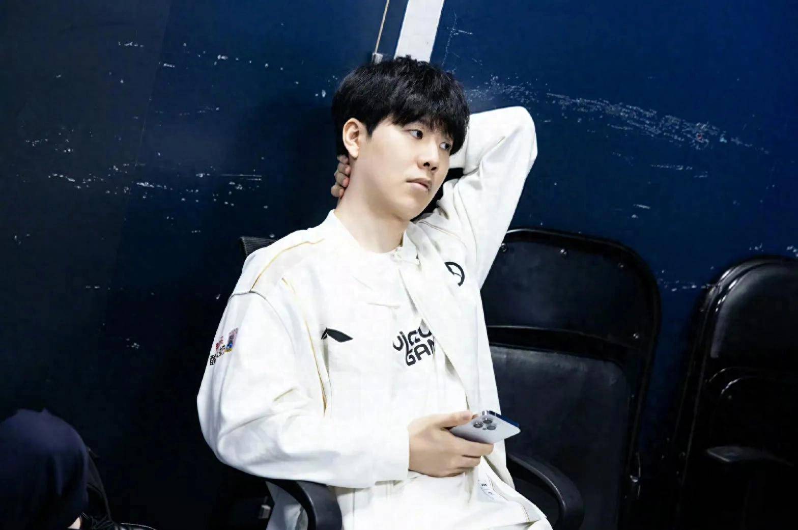 肋部前插撕 肋部前插撕